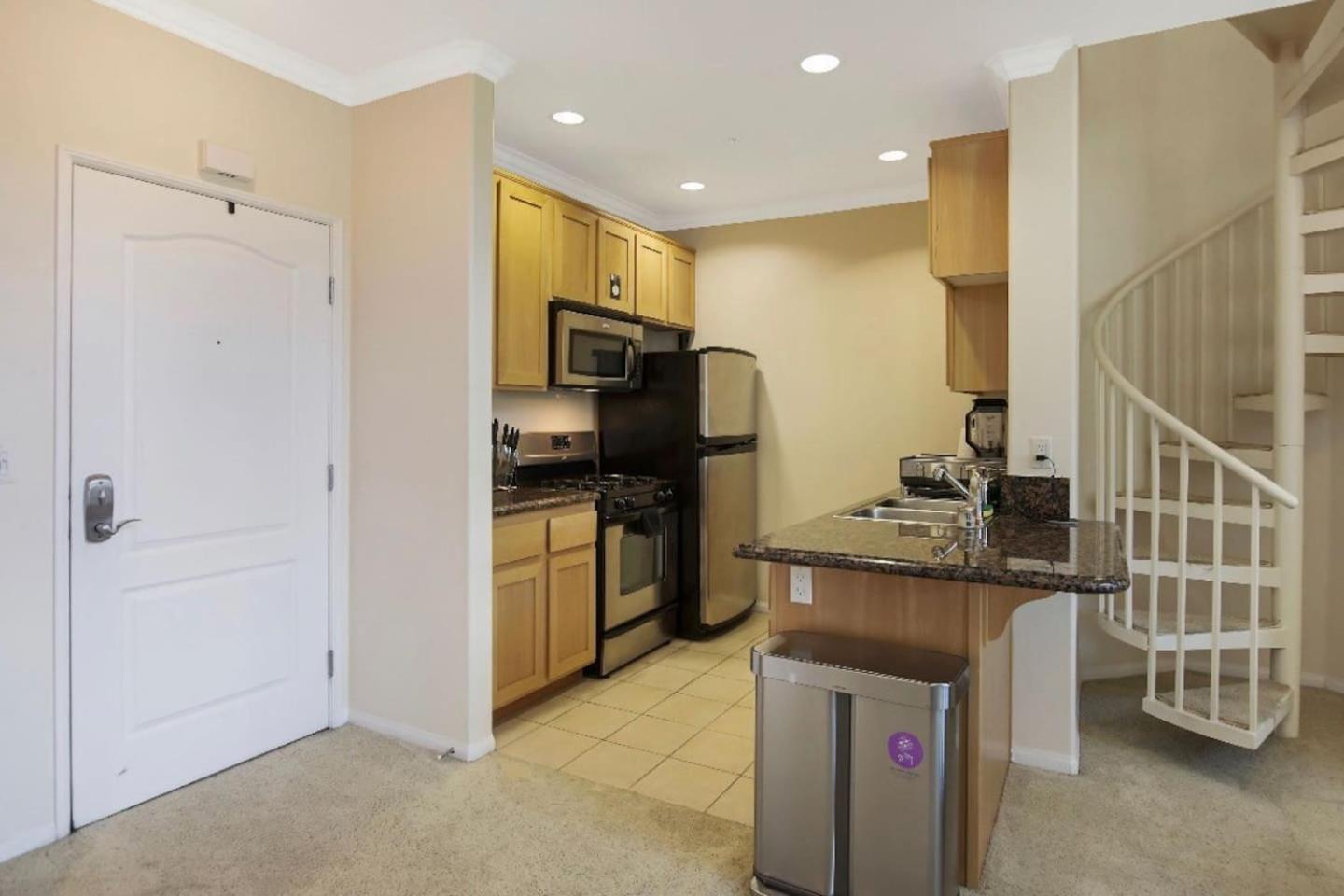 Downtown LUXURY 2B2B Flat Main image 1